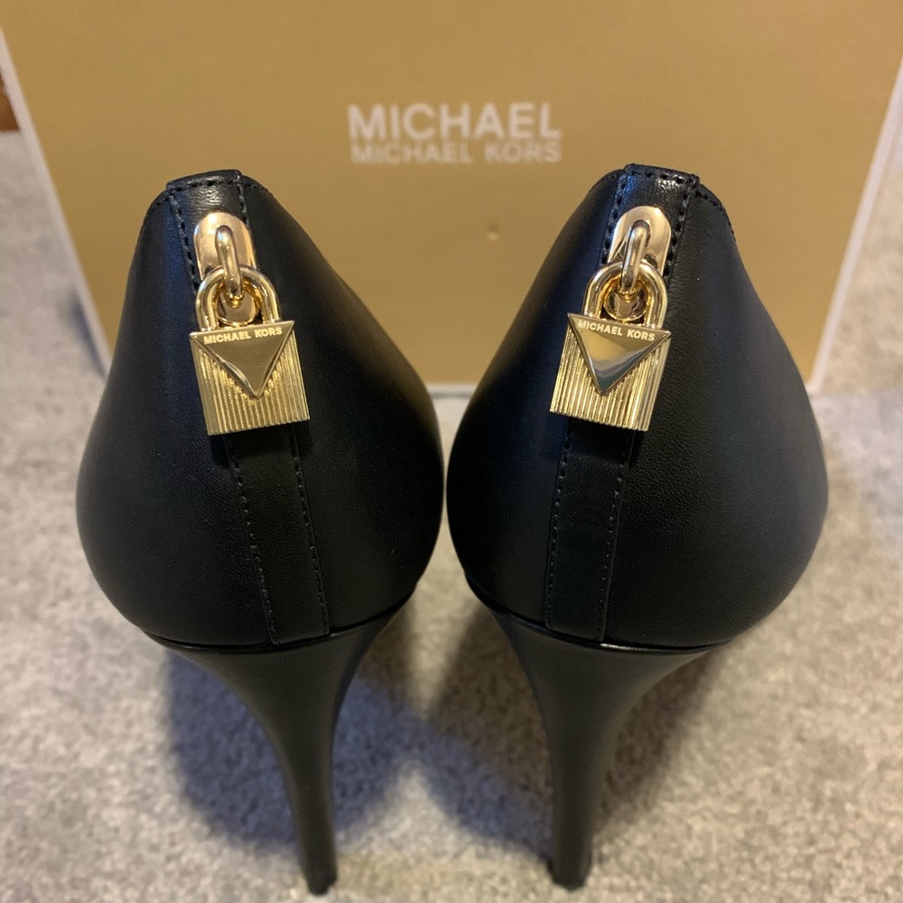 🌈HOST PICK🌈Michael Kors Black Heels